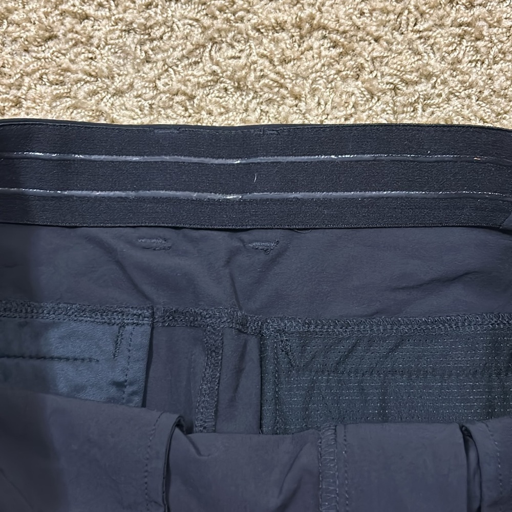 Oakley men’s shorts size 32 - Picture 2 of 5
